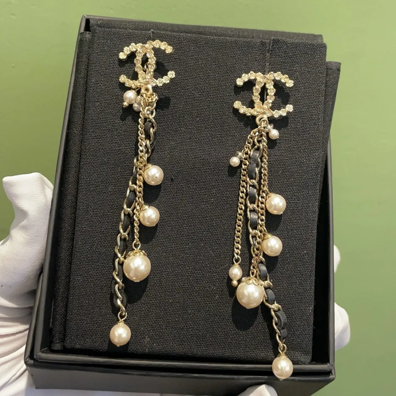 Second-hand pearl tassel earrings