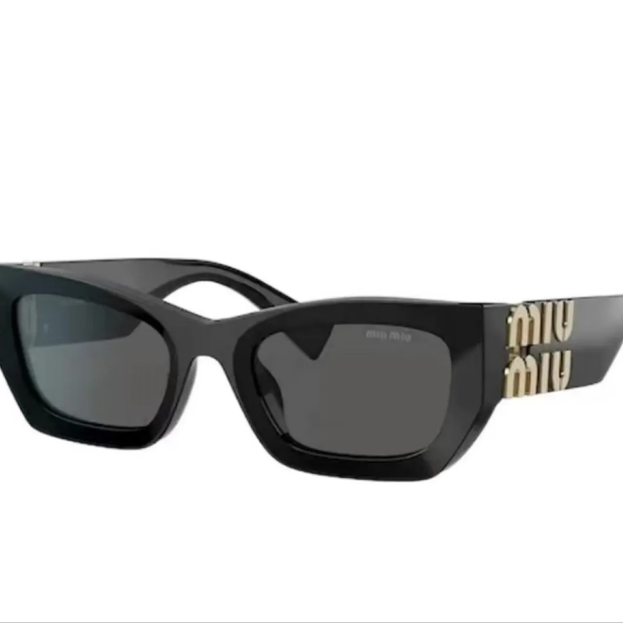 Brand-new complete set of Miumiu 09 cat-eye sunglasses