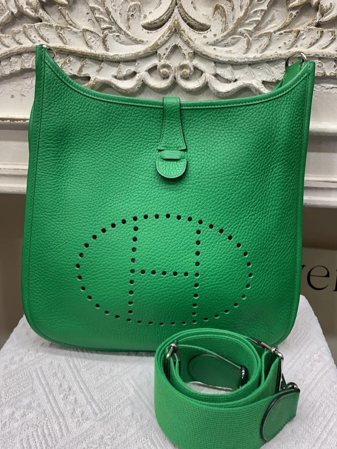 Second-hand Evelyn Evelyn 29 model, in bamboo green color